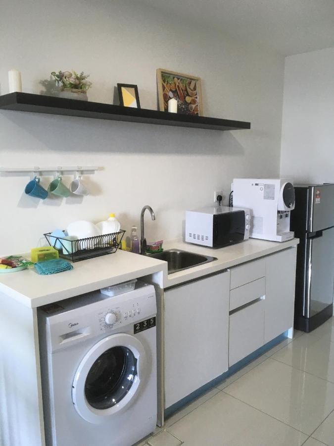 Warm Stay At Trefoil Setia Alam Exterior foto