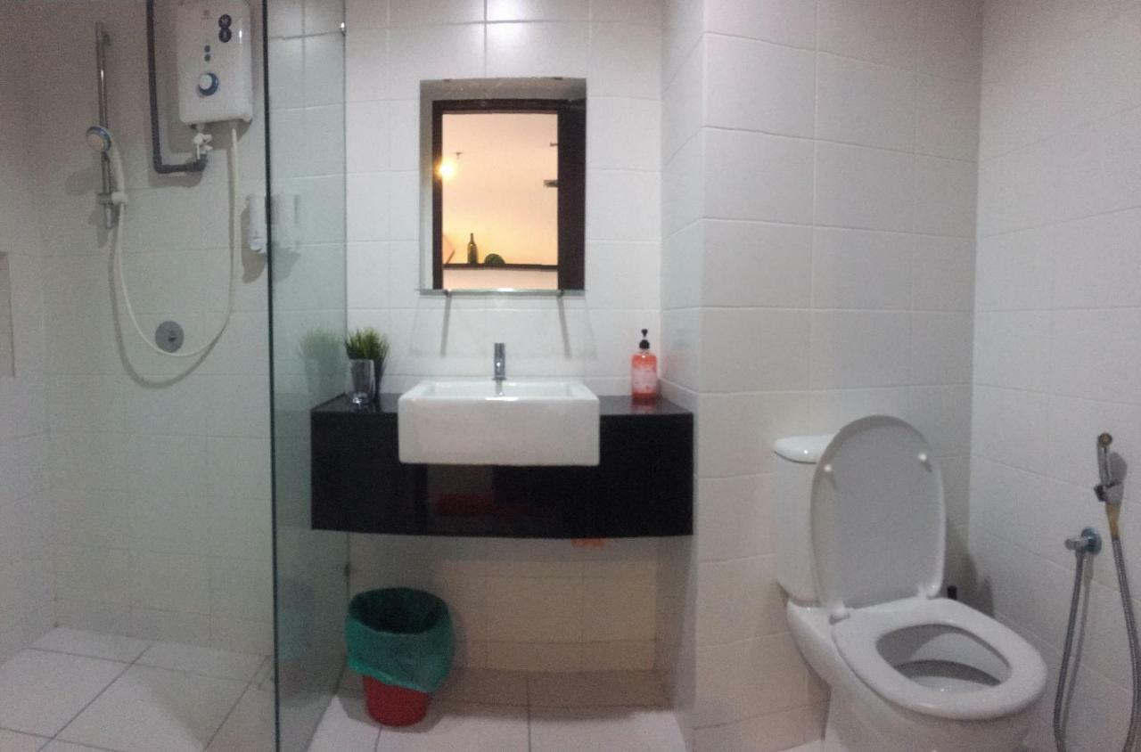 Warm Stay At Trefoil Setia Alam Exterior foto